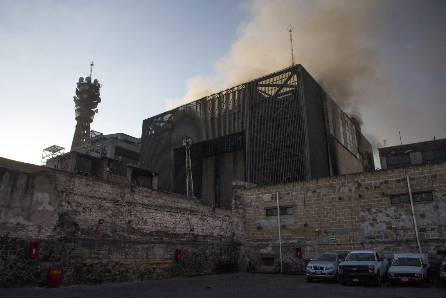 CFE niega participación en mantenimiento del metro