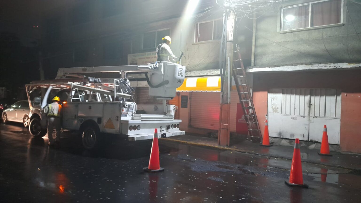 CFE anuncia restablecimiento del servicio tras tormenta