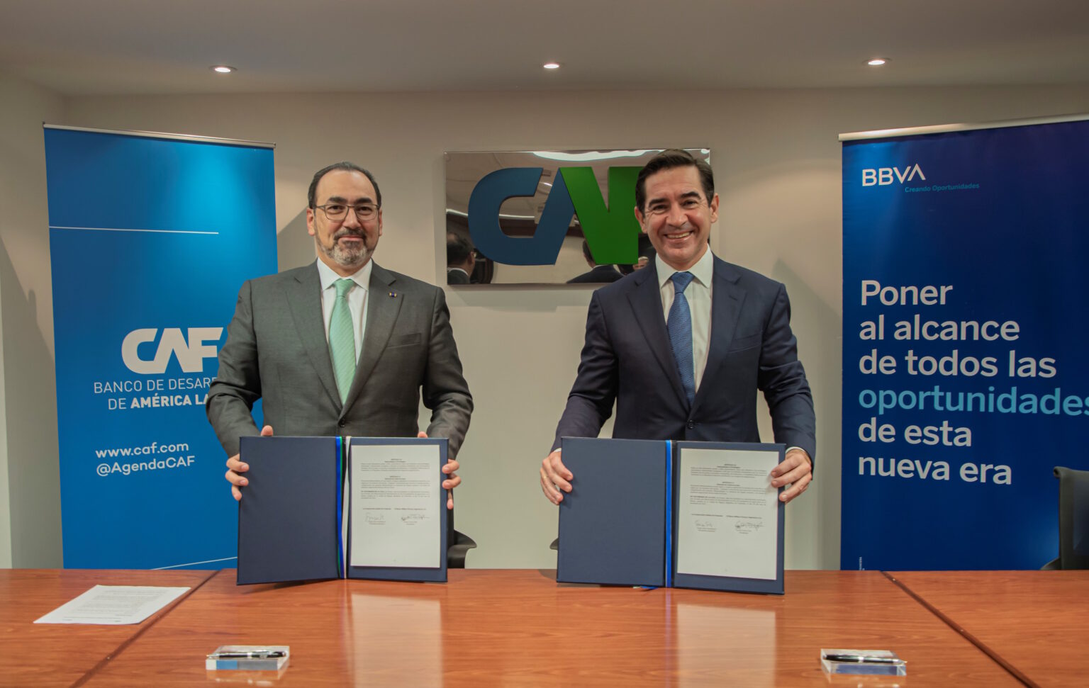 BBVA y CAF firman acuerdo para promover desarrollo sostenible BBVA CAF
