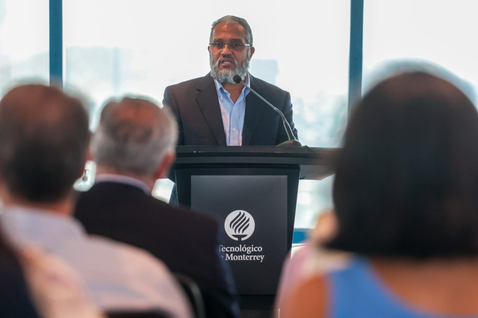 Presenta Tec de Monterrey ‘Núcleo’ de servicios energéticos Núcleo de servicios energéticos _Feniosky Avelhermi Peña-Mora, decano de la Escuela de Ingeniería y Ciencias