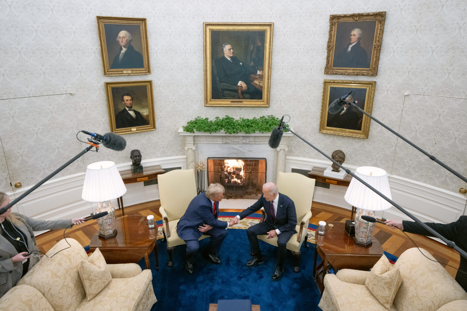 Revela Donald Trump detalles de su reunión con Joe Biden Reunion