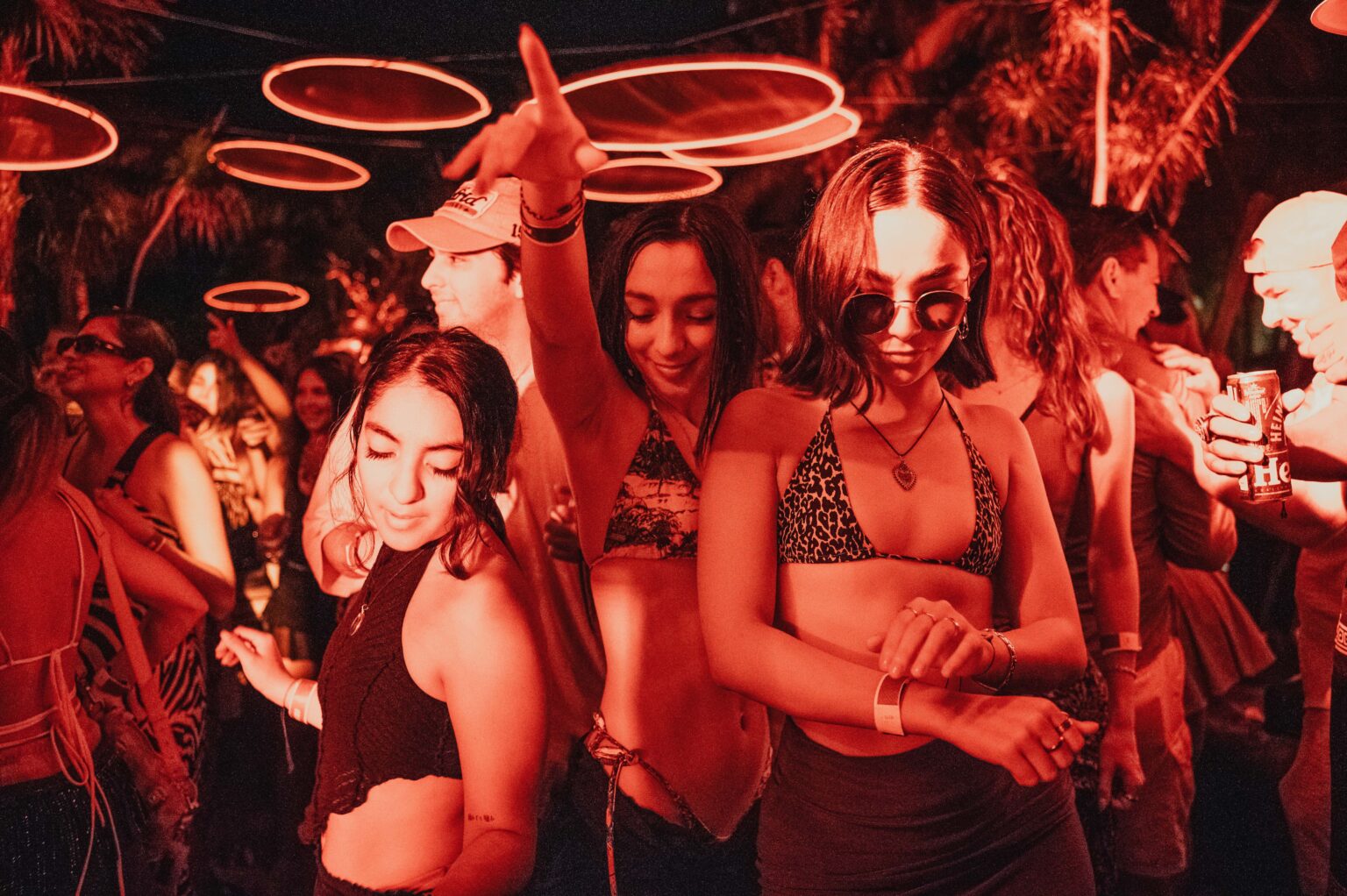 Música, conexión y Caribe: así se vivió “Terms & Conditions” Terms & Conditions