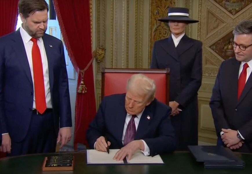 Firma Donald Trump decretos en su primer día como presidente de Estados  Unidos - Energía Hoy