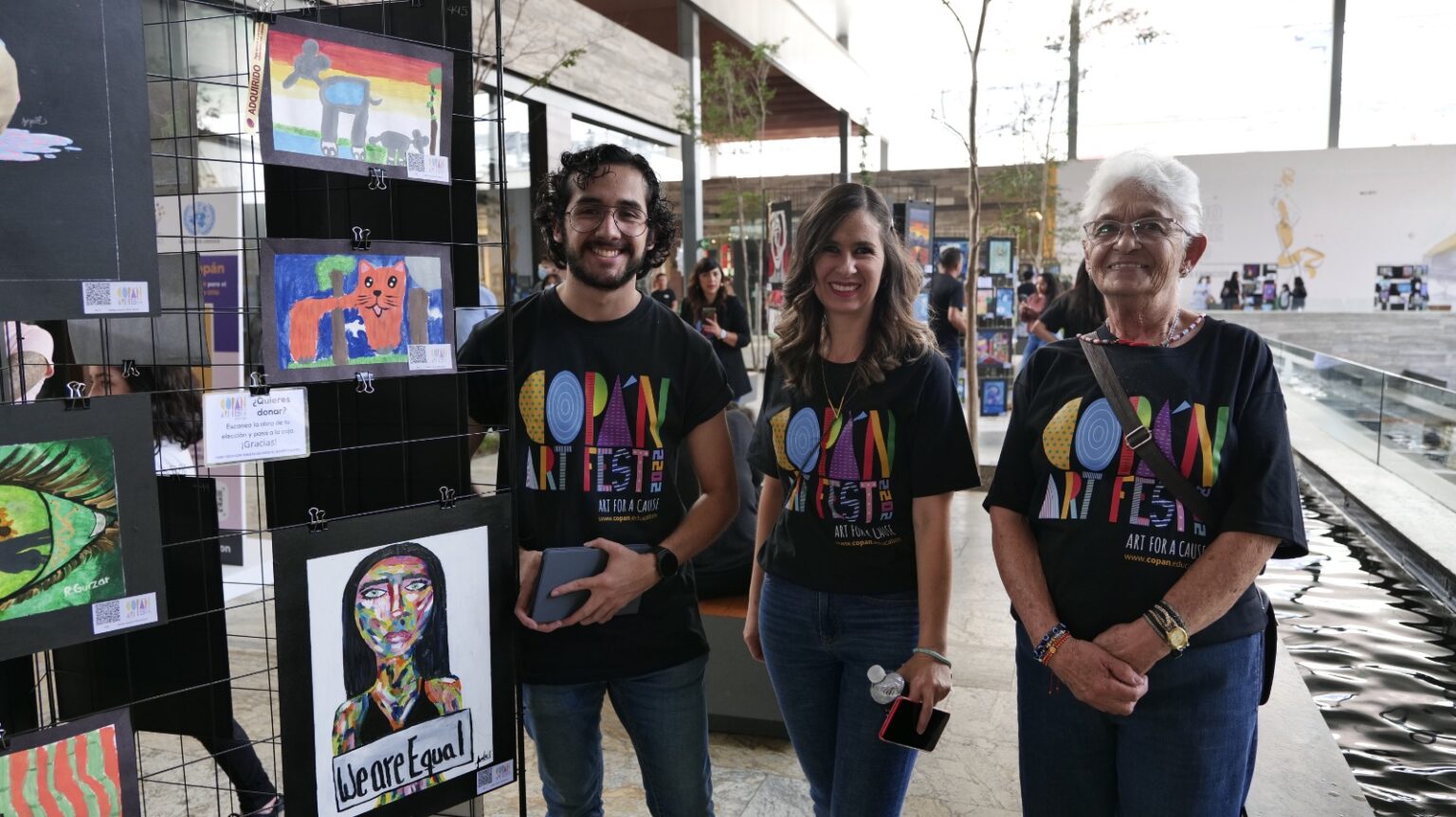 Realizan obras de arte para apoyar a pacientes con cáncer Obras de arte