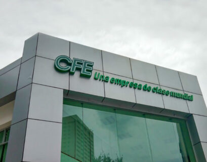 La CFE obtuvo ganancias en el primer semestre de 2025, pero su deuda con proveedores se mantiene en niveles históricamente altos.
