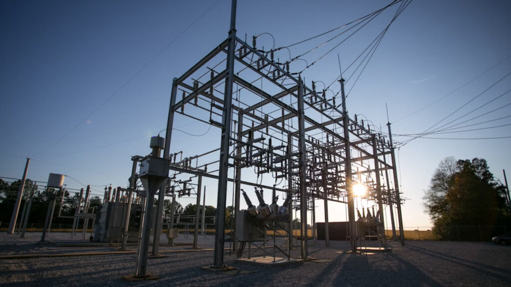 México destinará 8,177 mdd para construir 275 nuevas líneas de transmisión y 524 subestaciones eléctricas de la Red Nacional de Transmisión.