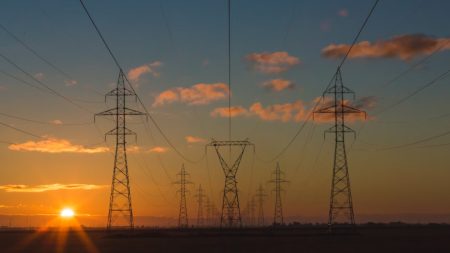 La CFE Fibra E colocará su primer bono desde 2018 para fortalecer la Red Nacional de Transmisión y respaldar la transición energética.