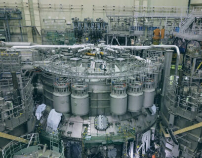 El reactor JT-60SA en Japón avanza como banco de pruebas para ITER, resolviendo retos como medir plasma a 150 millones de grados.