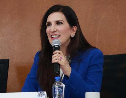 La diputada panista Kenia López Rabadán fue designada presidenta de la Mesa Directiva de la Cámara de Diputados tras un acuerdo legislativo.