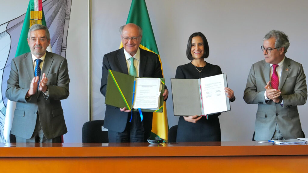 México y Brasil firmaron un acuerdo para cooperar en producción, uso y regulación de biocombustibles como bioetanol y biodiésel.