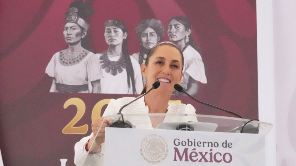 Gobierno entrega Paquete Económico 2026 con foco en bienestar, inversión y responsabilidad fiscal La entrega del Paquete Económico 2026 garantiza programas sociales e inversión pública, mientras asegura responsabilidad fiscal.