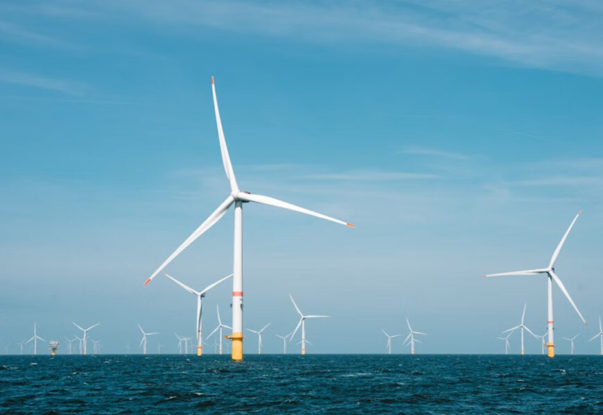 Trump planea revocar licencias a Iberdrola para dos proyectos eólicos marinos en Massachusetts, valorados en ocho mil millones de dólares.