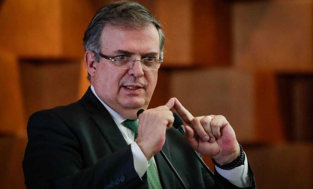 Declara el secretario de Economía fuertes inversiones a la Inteligencia Artificial en México economía