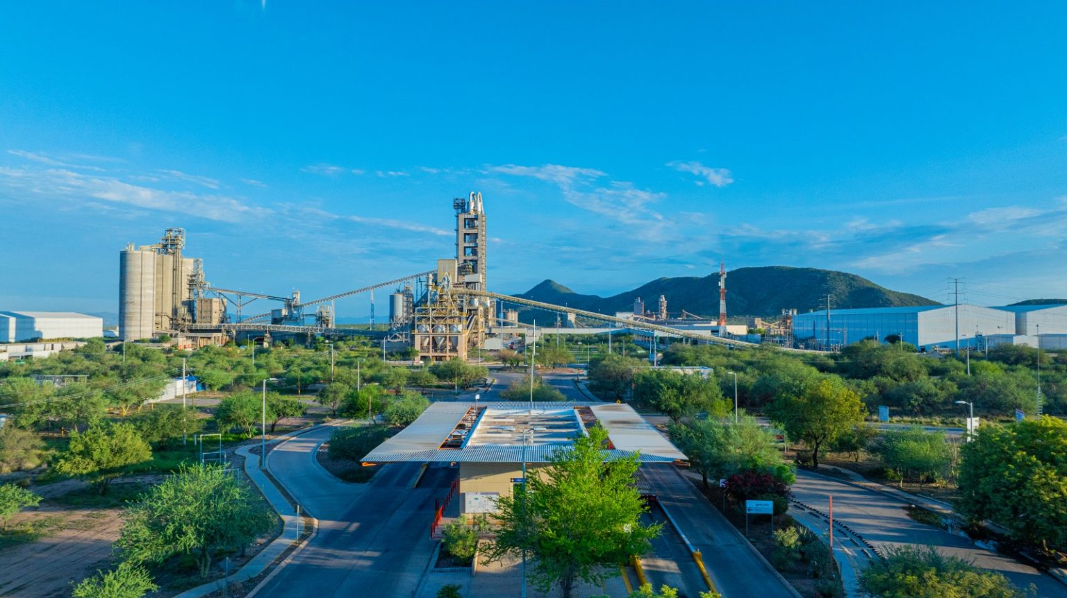 Holcim México acelera la descarbonización industrial con inversiones estratégicas holcim