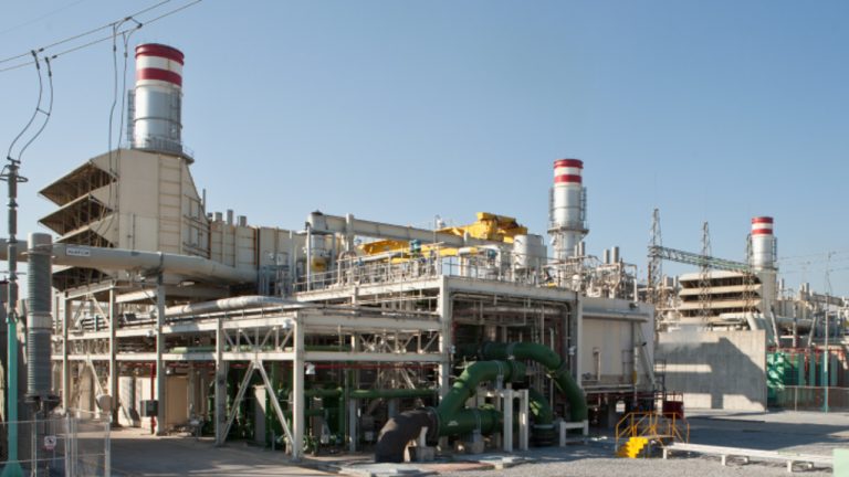Cox convocó una junta de accionistas el 4 de noviembre para aprobar la compra de Iberdrola México y consolidar su expansión.