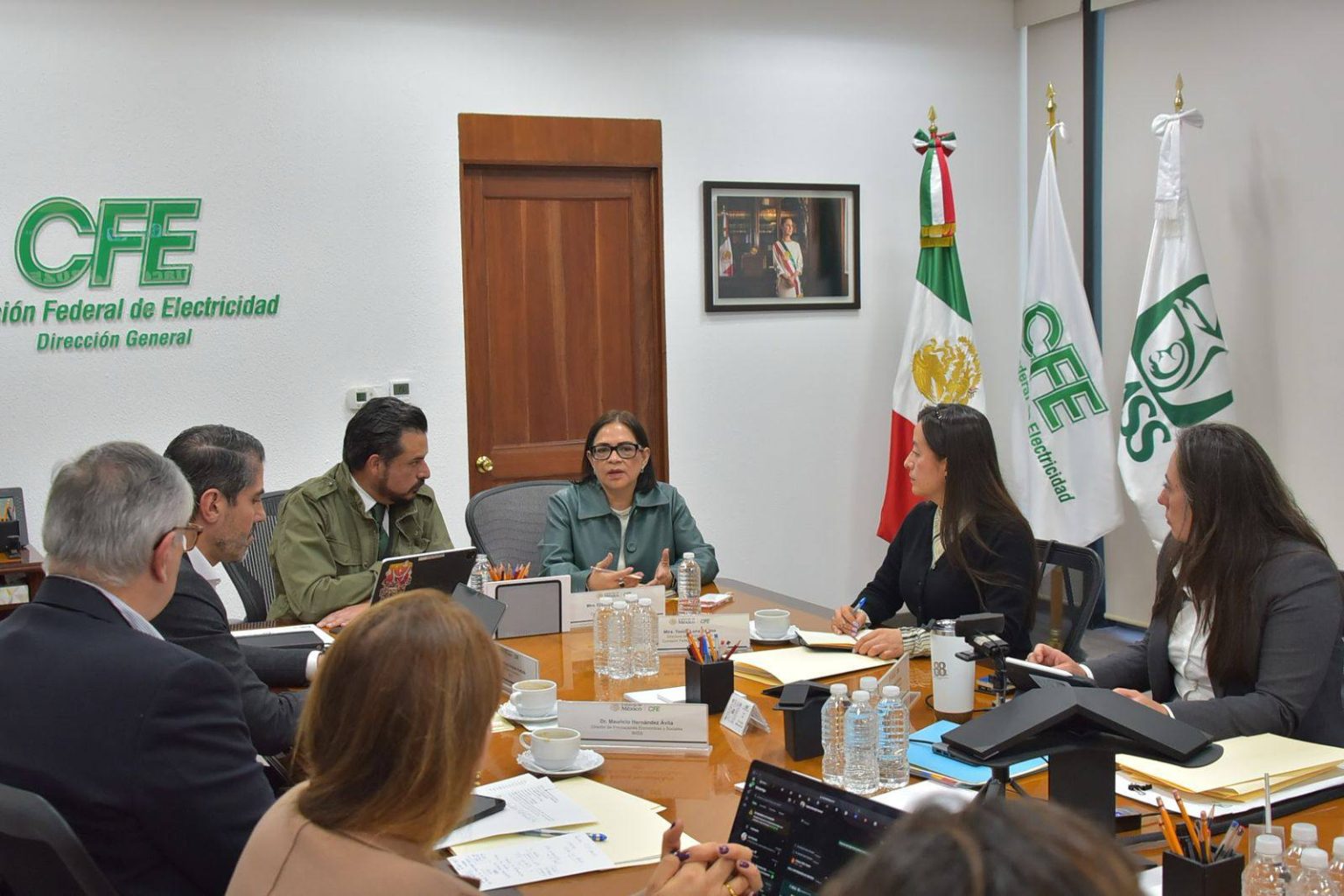 IMSS y CFE refuerzan colaboración para garantizar continuidad de servicios médicos y trámites institucionales