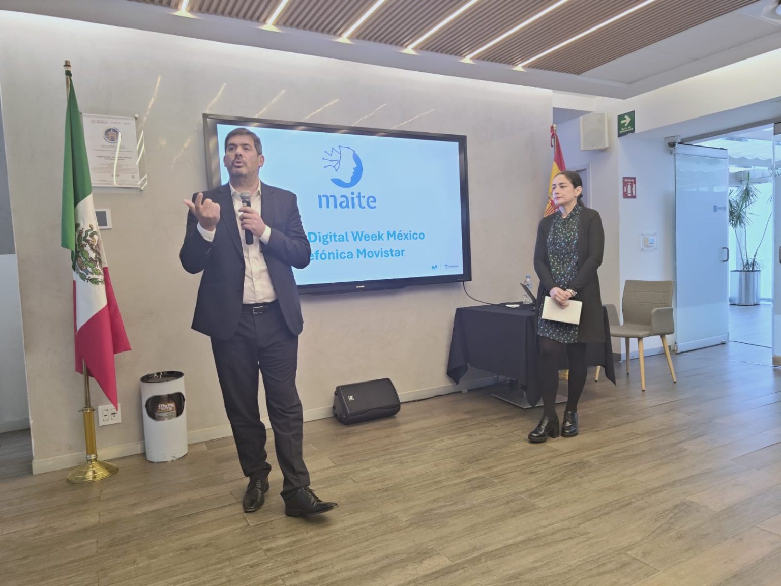 Telefónica transforma su área legal con IA y diseño para hacer los contratos más humanos Telefónica