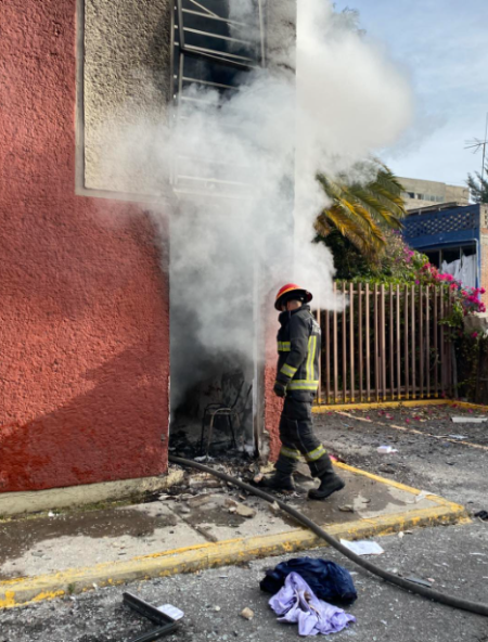 Se registran 3 heridos de una explosión por acumulación de gas en Tlanepantla