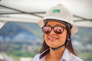 Las mujeres que sostienen la Comisión Federal de Electricidad