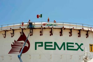 Pemex: exportaciones de crudo se desploman 35% y ponen presión a las finanzas