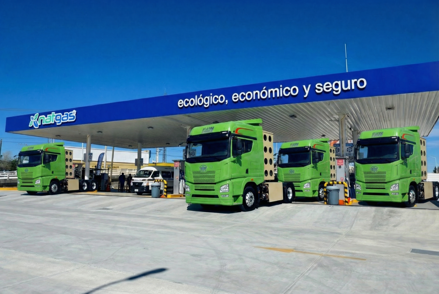 ELAM FAW Trucks y NatGas sellan alianza para impulsar el gas natural en el transporte de carga