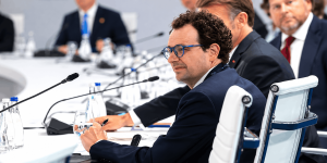 Empresas tecnológicas enfrentan presión por regulación de IA